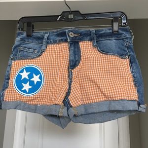 tennessee patterned jean shorts